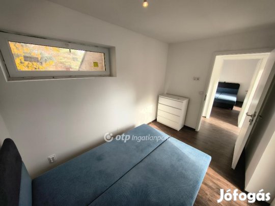 75,6 m2-es felújított nyaraló eladó a siófoki Ezüstparton