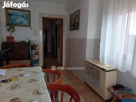 75 nm-es ház eladó Bihartorda