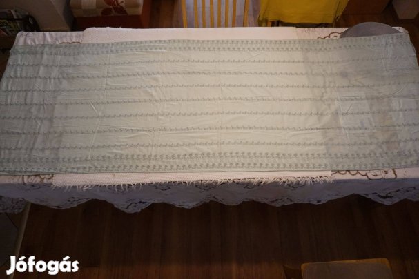 76x222 cm.-es hímzett és riselt falvédő eladó