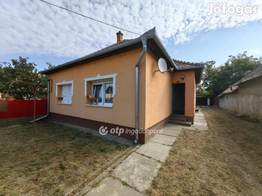 77 nm-es ház eladó Kunhegyes