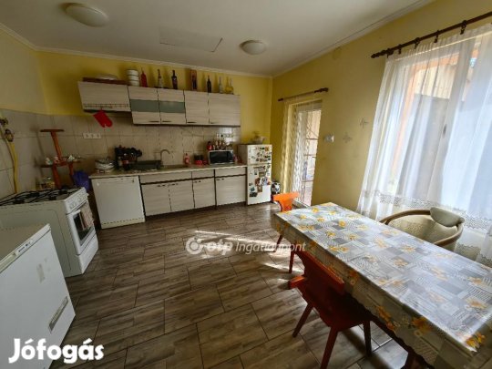 77 nm-es ház eladó Kunhegyes
