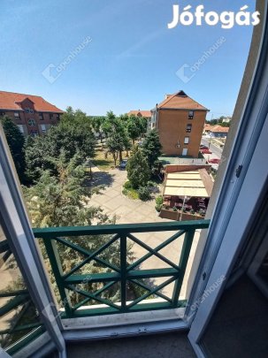 77 nm-es lakás eladó Dombóvár