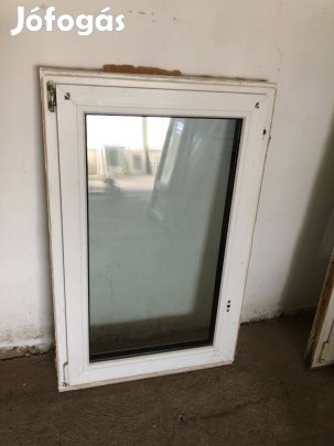 77 x 120 cm-es ablak