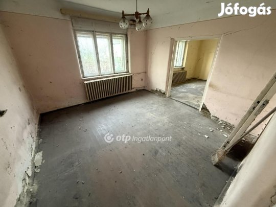 79 nm-es ház eladó Tiszakécske