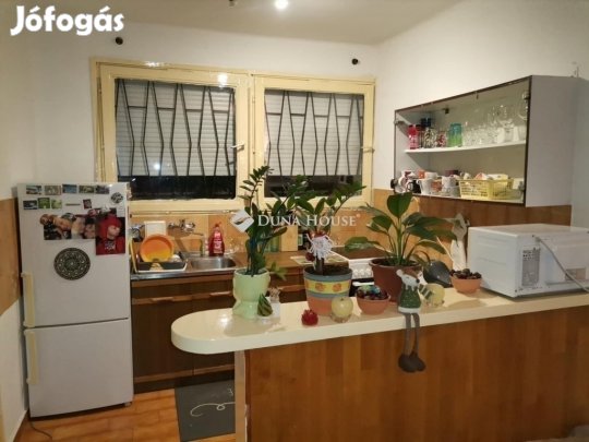 79 nm-es lakás eladó Pécs