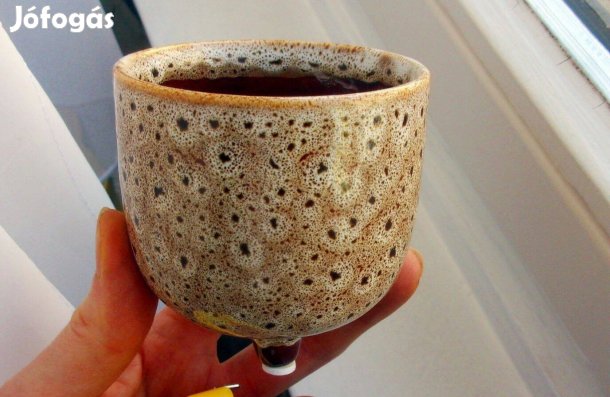 7 cm átmérőjű kerámia kaspó virágtartó Újpest központ közelében