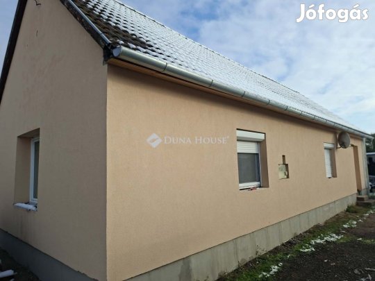 80 nm-es ház eladó Szentlőrinc