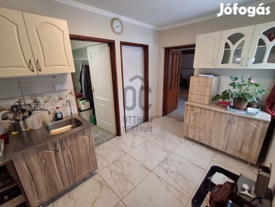 81 nm-es ház eladó Cegléd