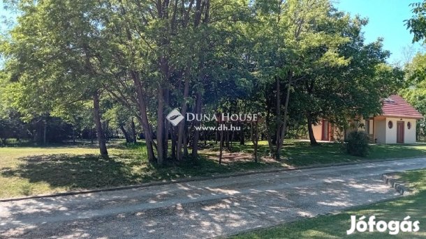 832 nm-es telek eladó Szólád