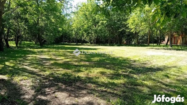 832 nm-es telek eladó Szólád