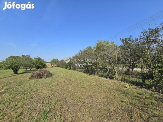 840 nm-es telek eladó Seregélyes