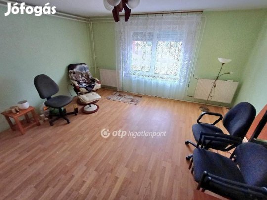 84 nm-es ház eladó Baja