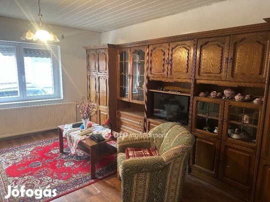 84 nm-es ház eladó Pécs