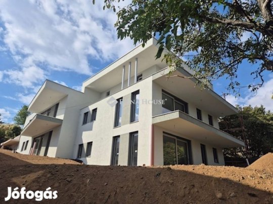84 nm-es lakás eladó Pécs