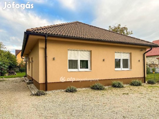 85 nm-es ház eladó Győr