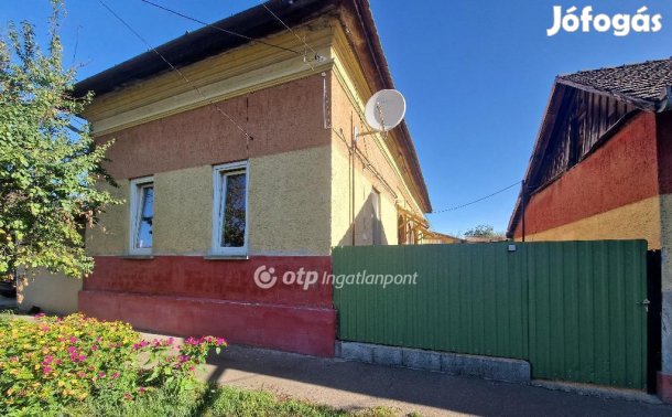85 nm-es ház eladó Karcag