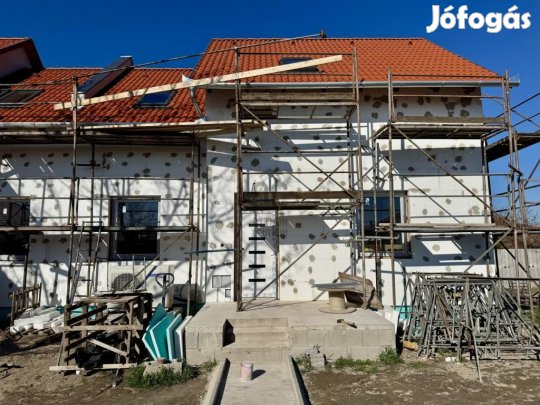 86 nm-es lakás eladó Cegléd