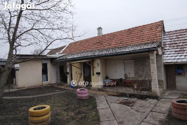 87 nm-es ház eladó Jászberény