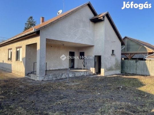 89 nm-es ház eladó Monor