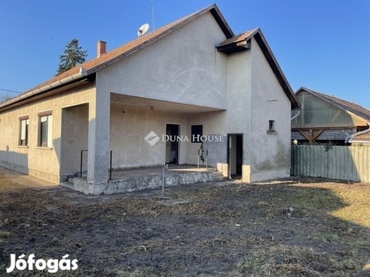 89 nm-es ház eladó Monor