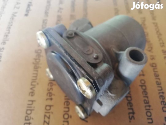 8 bárra állítva Wabco Nyomáscsökkentő szelep