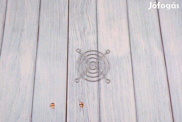 8 cm ventilátor rács ezüst színű