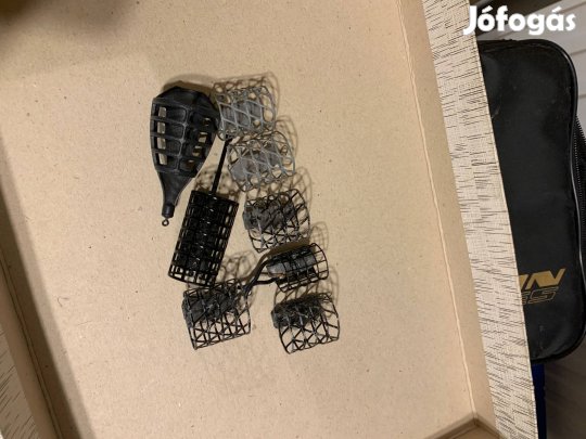 8 db feeder alagút etetőkosár!