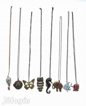 8 db figurális medál + nyaklánc