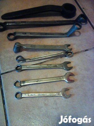 8 db különböző méretű csillag villáskulcsok