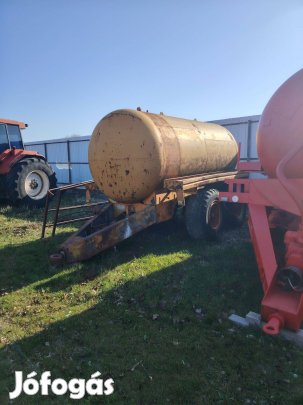 8 m-es vizes lajt tandemtengelyes