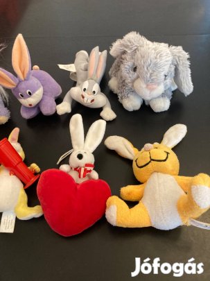 8db különböző plüss nyuszi, gyerekjáték!