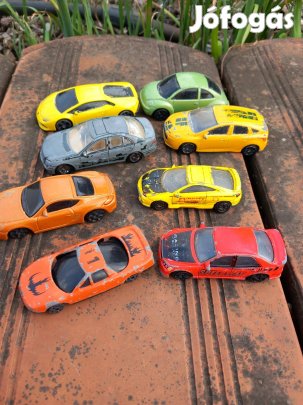 8db régi fém matchbox egyben