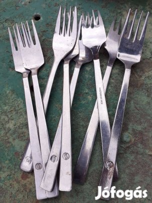 8db retro repülőtéri villa jelzett