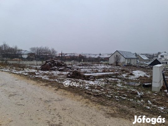 903 nm-es telek eladó Hajmáskér