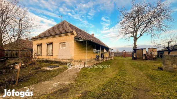 90 nm-es ház eladó Bakonybánk