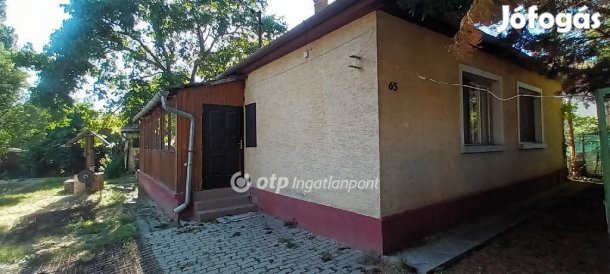 90 nm-es ház eladó Érd