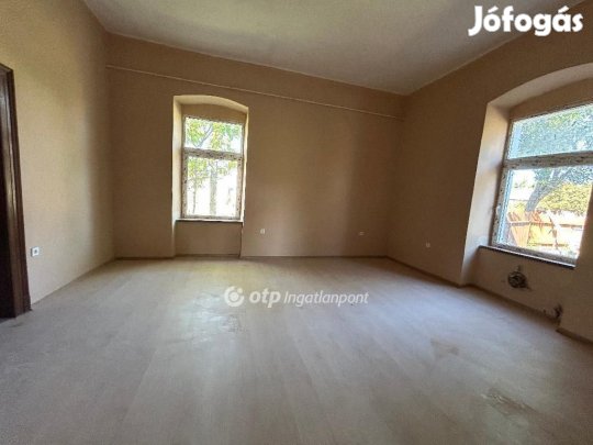 90 nm-es ház eladó Kunhegyes