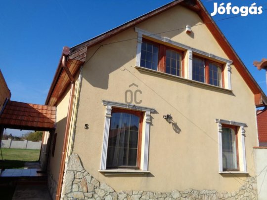 90 nm-es lakás eladó Cegléd