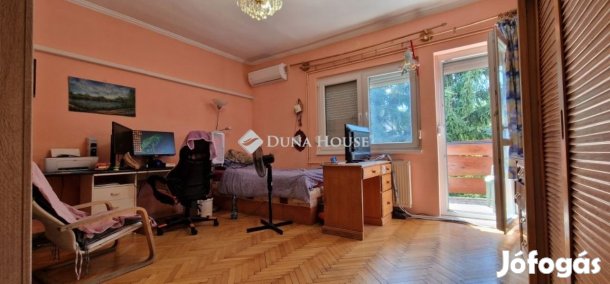 90m2, két generációs lakás.