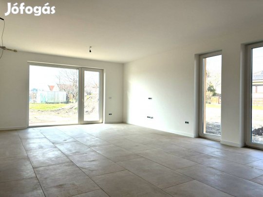 90m2 es Új építésű Lakás-Kertkapcsolattal