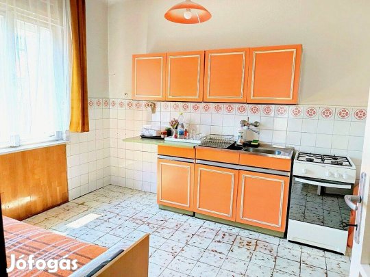 90nm ház eladó Kaposvár központjához közel