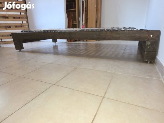 90x200 ruszikus rönk ágy eladó