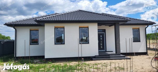 91,8 m-es modern családi ház projekt eladó!
