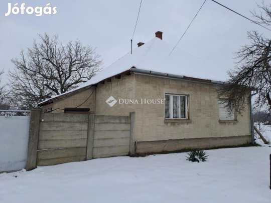 91 nm-es ház eladó Madaras