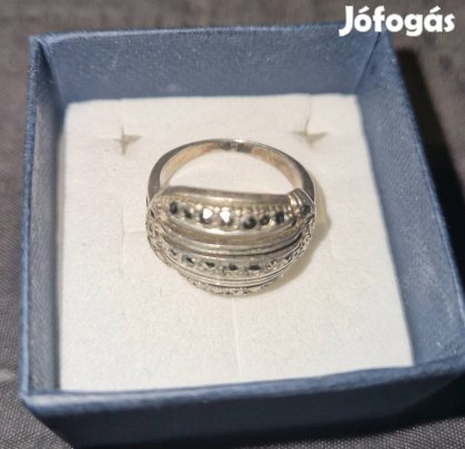 925 ezüst köves gyűrű 4,8g