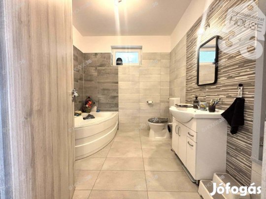 92 nm-es ház eladó Helvécia