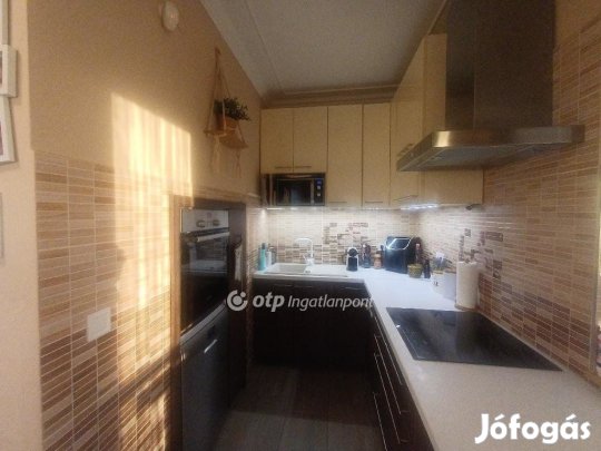 92 nm-es ház eladó Üllő