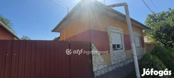 93 nm-es ház eladó Karcag