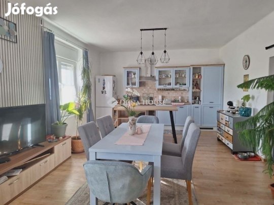 93 nm-es ház eladó Pécs