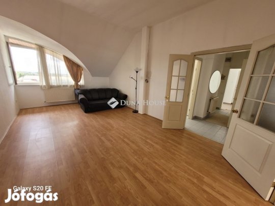 93 nm-es lakás eladó Vecsés